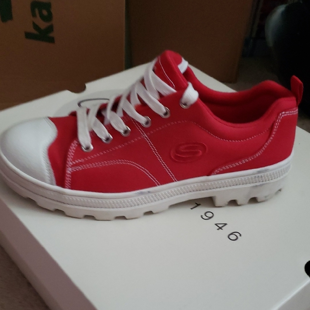 Skechers Red and White Women's Sneakers
